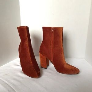 Forever 21 Suede Burnt Orange Booties Size 10